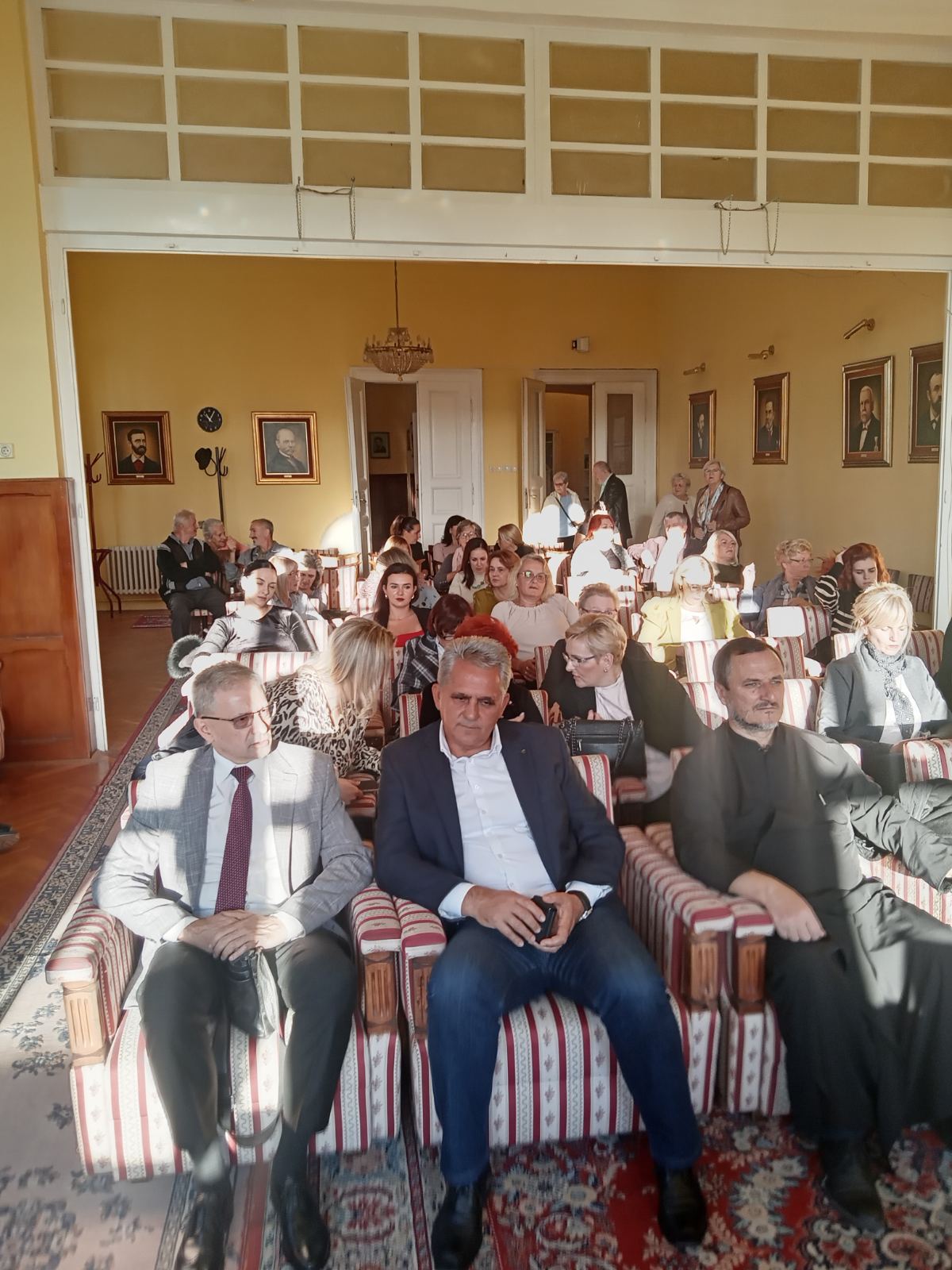 Promocija KNJIGE AKADEMIKA DRAGANA DAMJANOVIĆA U SOMBORU - PORUKE I POUKE "ANJE SA DEDINJA" koja je očarala i Republiku Srpsku od Bijeljine do Banjaluke