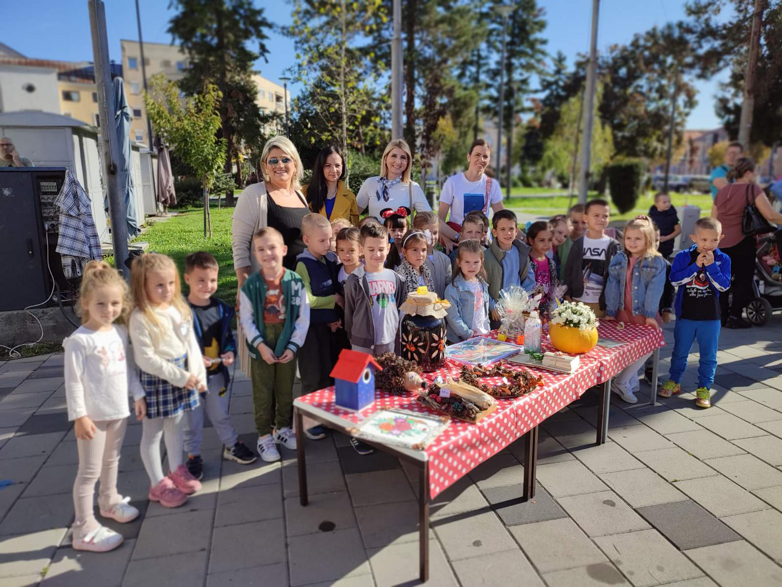 Čika Jovini mališani u humanoj akciji za djecu pogođenu poplavama FOTO
