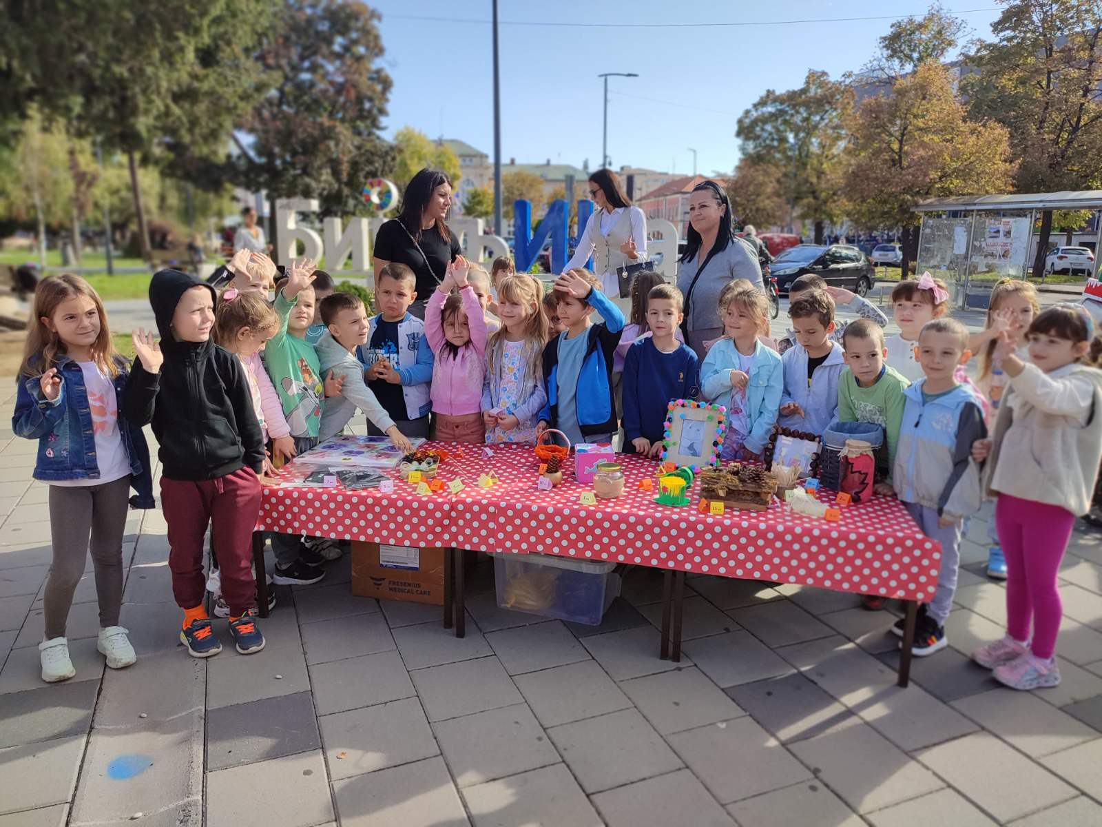 Čika Jovini mališani u humanoj akciji za djecu pogođenu poplavama FOTO