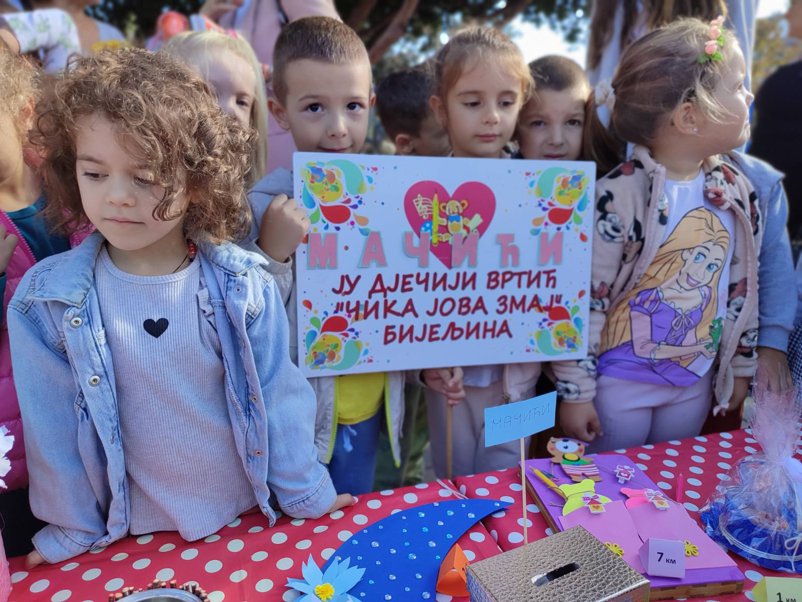 Čika Jovini mališani u humanoj akciji za djecu pogođenu poplavama FOTO
