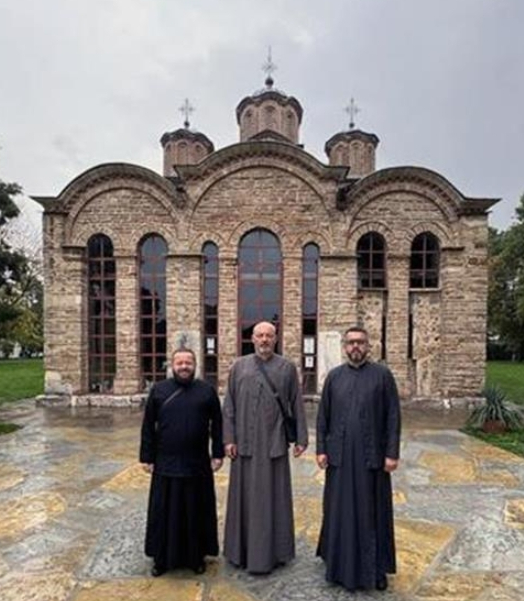 Članovi "Trojeručice" posjetili KIM i novčano pomogli narodnu kuhinju u Gračanici