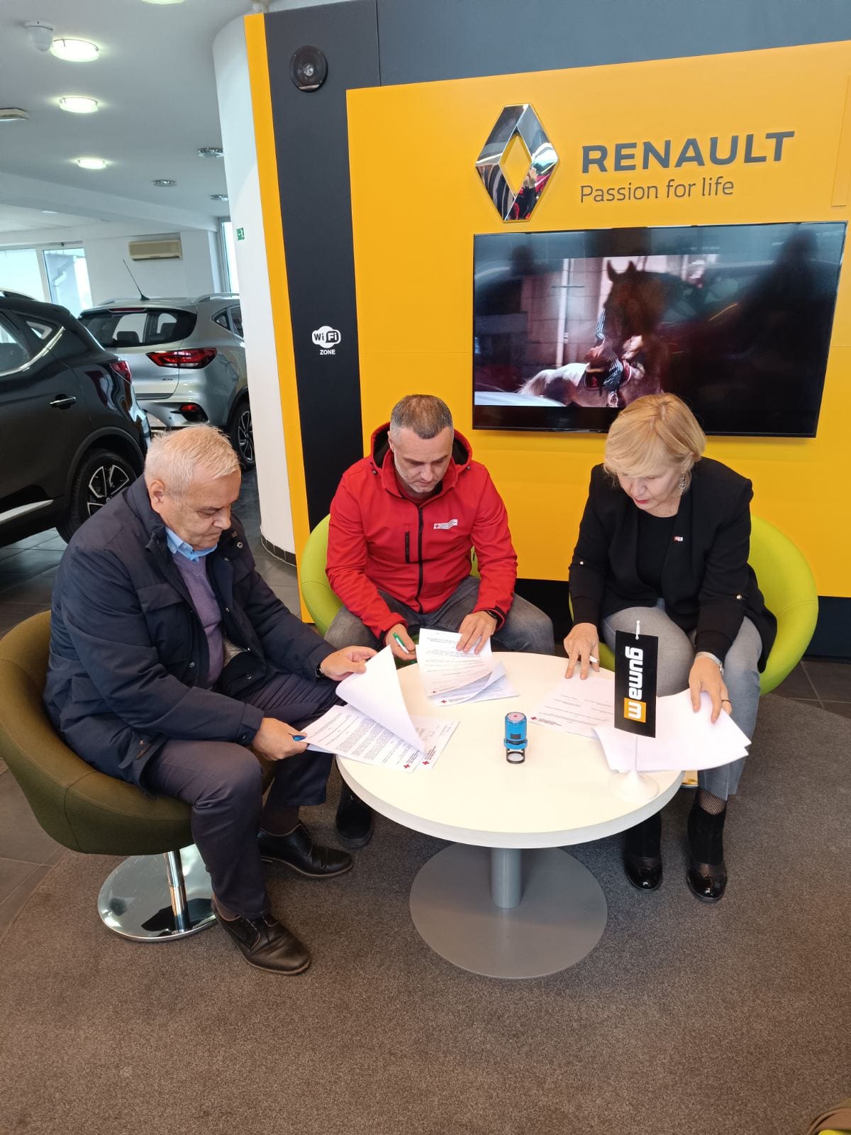 Gradskoj organizaciji Crvenog krsta Bijeljina uručen novi automobil