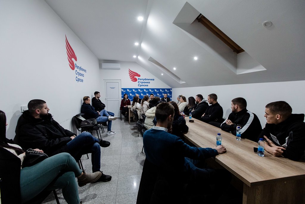 Republička omladina Srpske: Sve više mladih u RSS, uskoro koktel za nove članove