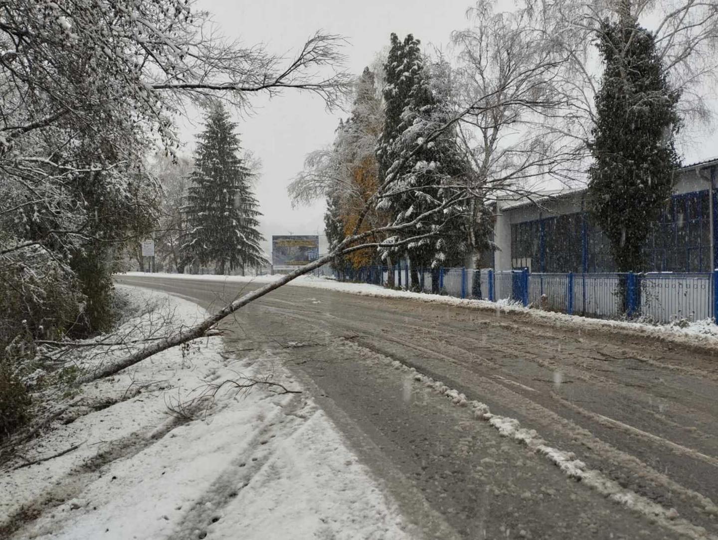 Lopare: Veliki dio opštine bez struje zbog snijega