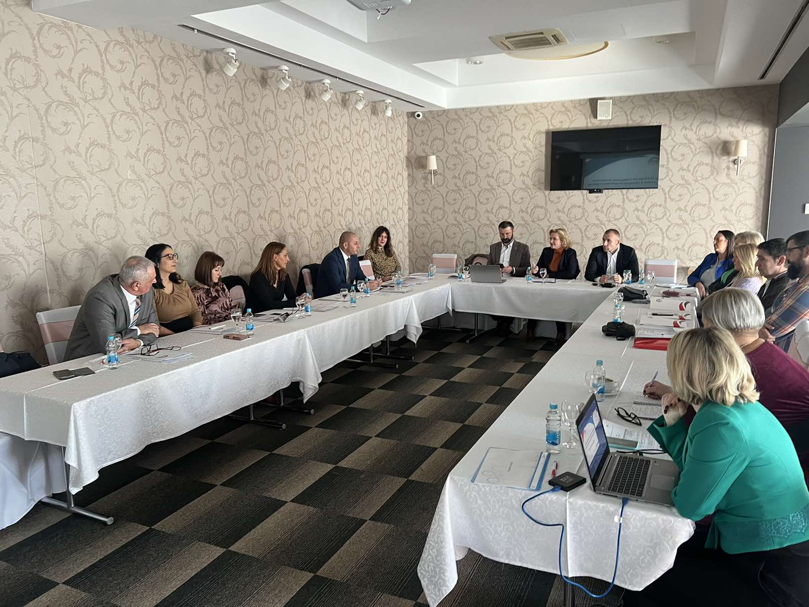 Predstavnici Centra za socijalni rad Bijeljina, na sastanku Odbora za socijalnu politiku u Doboju