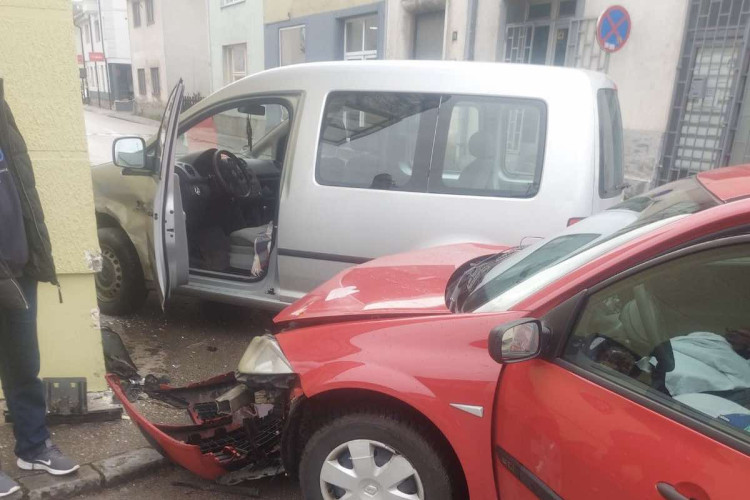 Dijete i dvoje odraslih povrijeđeni u sudaru u Banjaluci