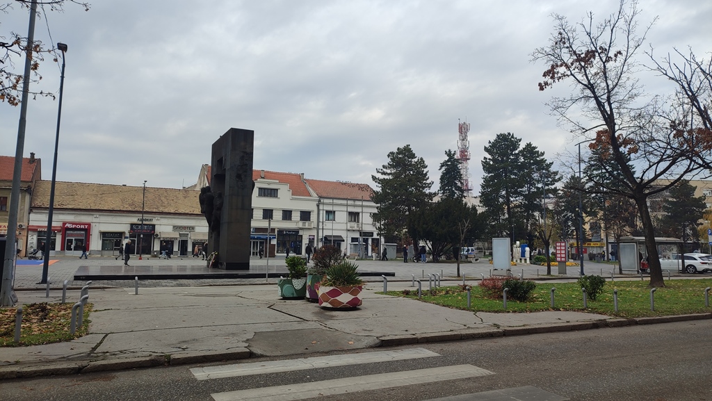 Sutra oblačno, povremeno sa kišom