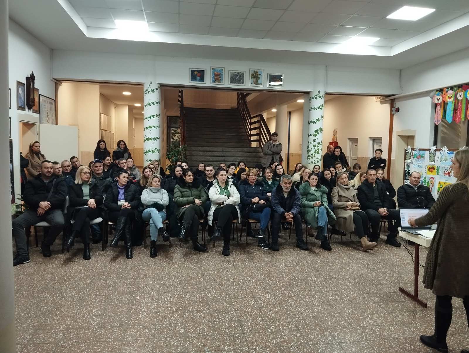Bijeljina: U Osnovnoj školi u Velikoj Obarskoj održano predavanje na temu mentalnog zdravlja (FOTO)
