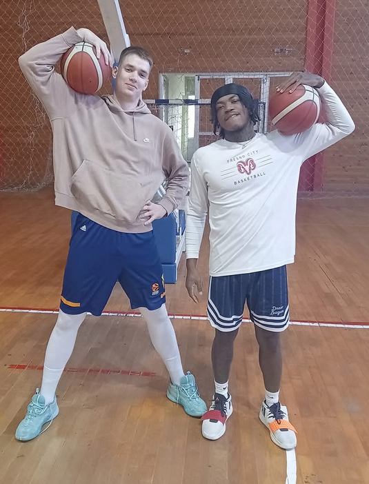 Amerikanac i Rus nerazdvojni na parketu, ali i na slavama