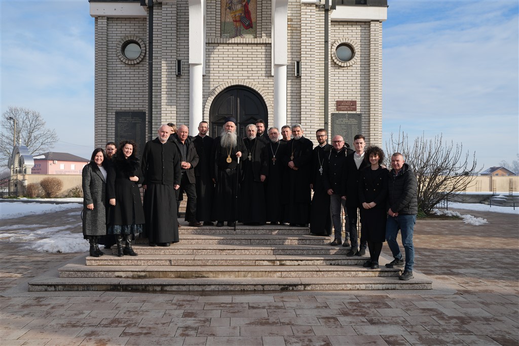 Sveta arhijerejska liturgija u Dvorovima na praznik Oci