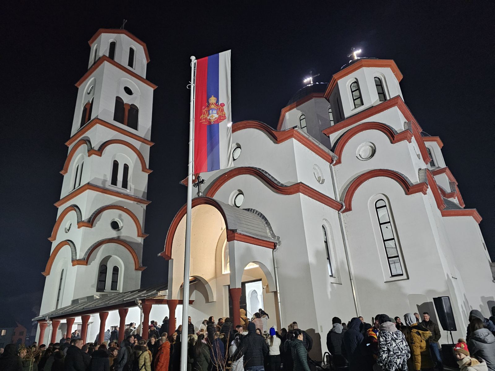NALAGANJE BADNJAKA U UGLJEVIKU: Svaka iskra ljubav daje FOTO
