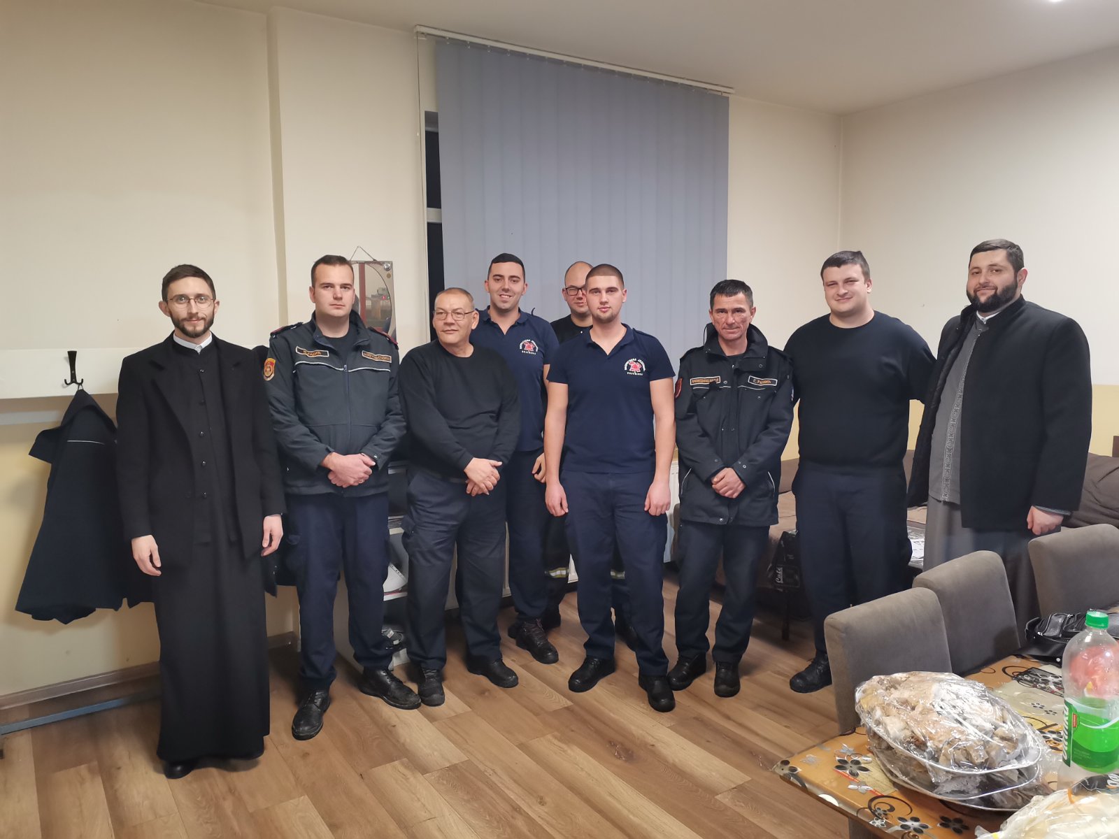 Božićni darovi za dežurne službe u Bijeljini FOTO