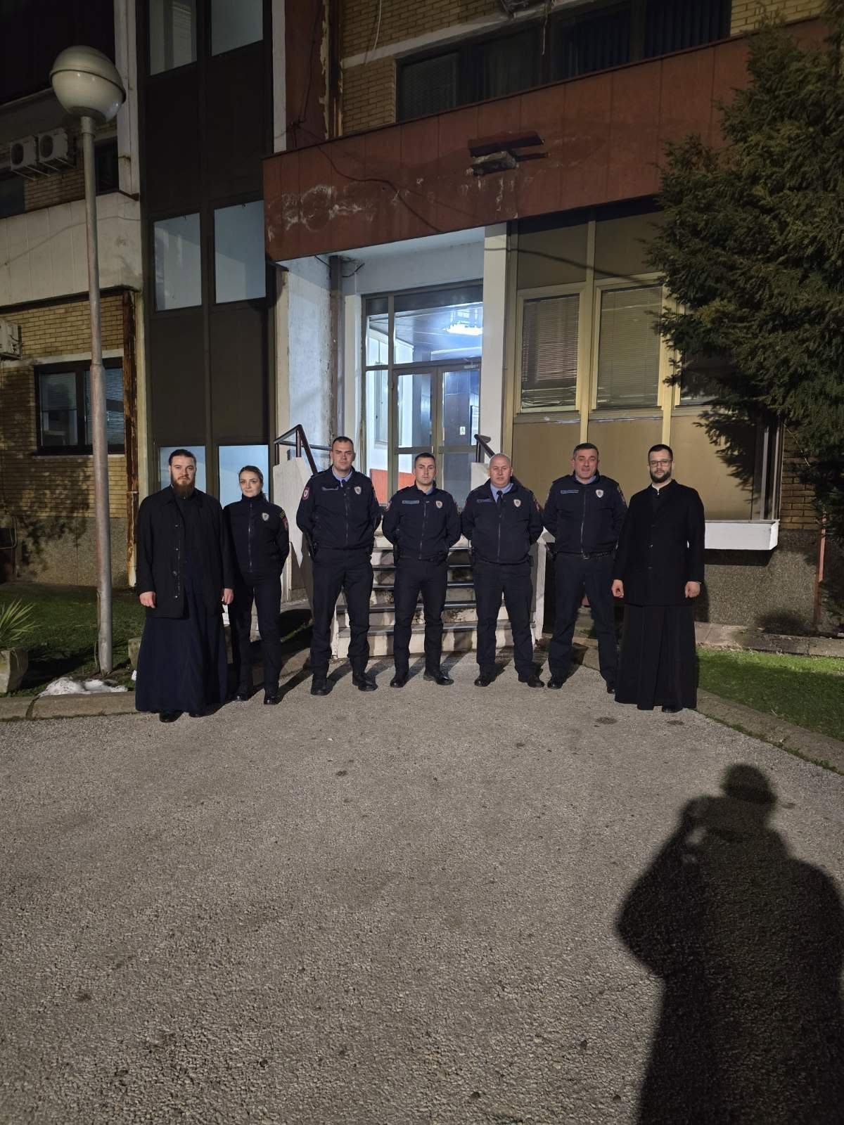 Božićni darovi za dežurne službe u Bijeljini FOTO