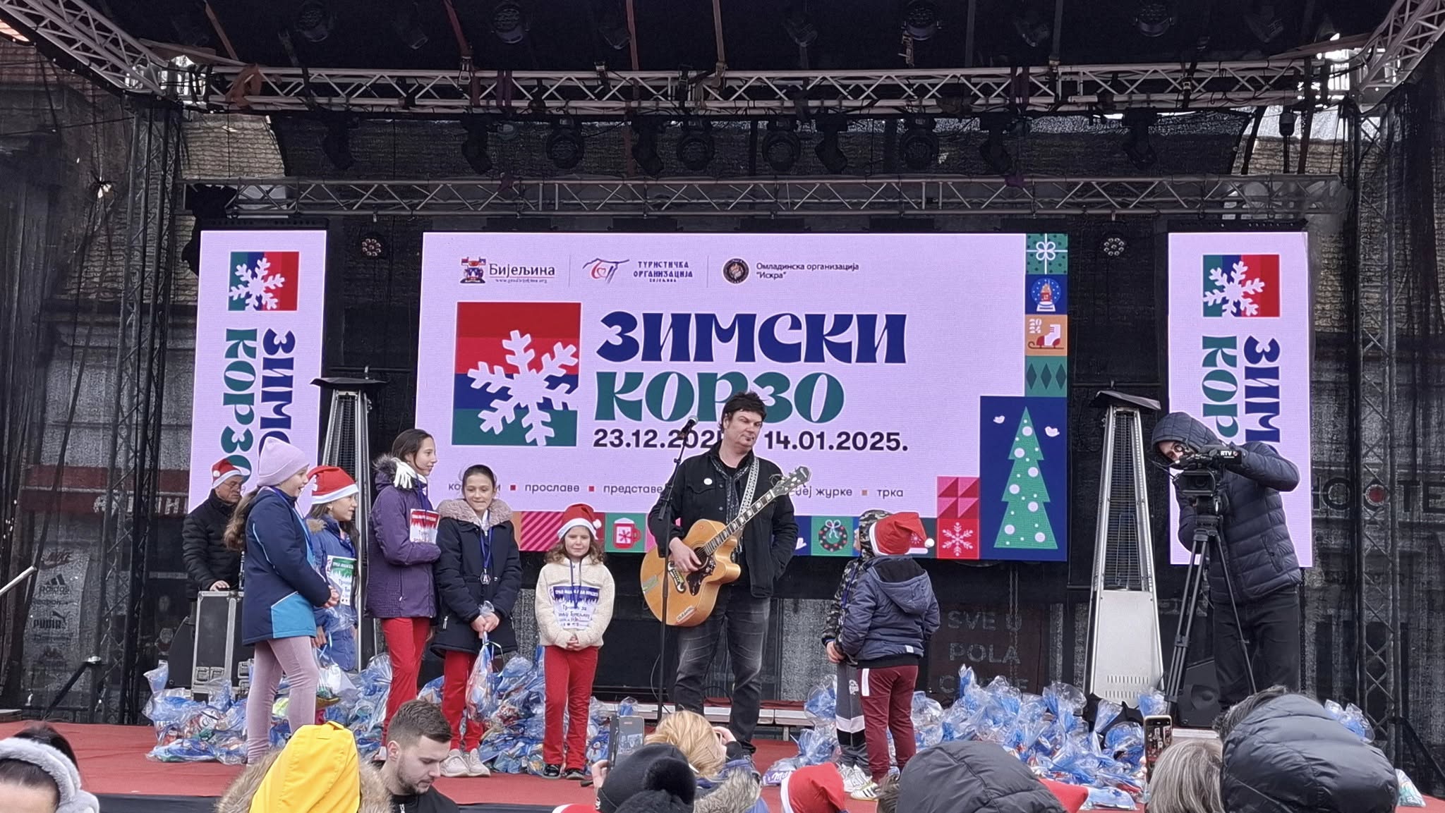 Bijeljina: Mali Deda Mrazovi trčali pod sloganom „Važno je učestvovati!“