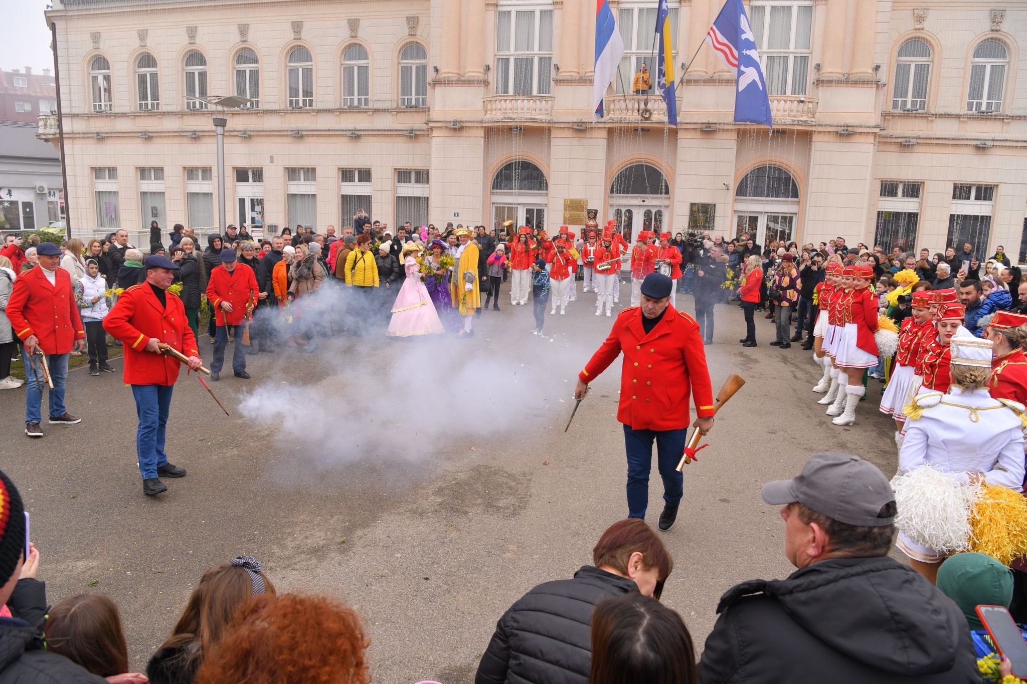 Karavan mimoze prodefilovao Bijeljinom FOTO
