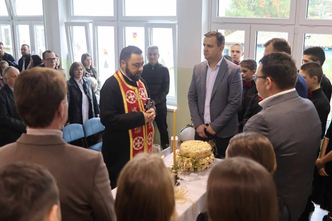 Škola "Filip Višnjić" u Donjoj Trnovi svečano proslavila školsku slavu Svetog Savu