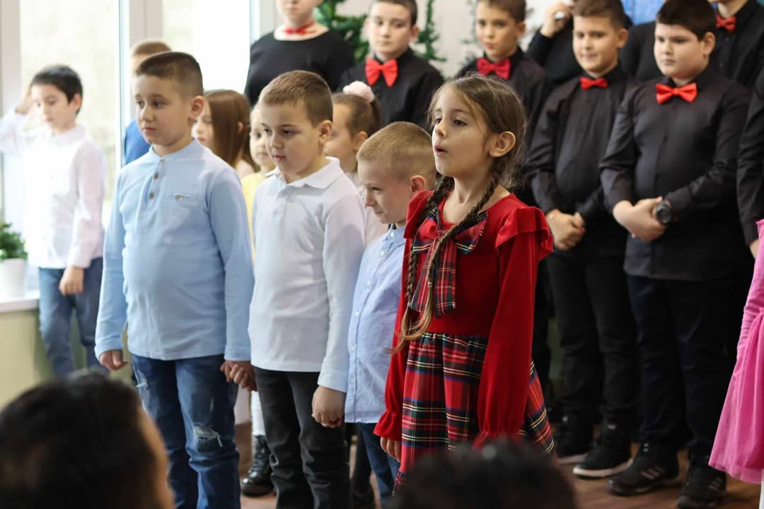 Škola "Filip Višnjić" u Donjoj Trnovi svečano proslavila školsku slavu Svetog Savu