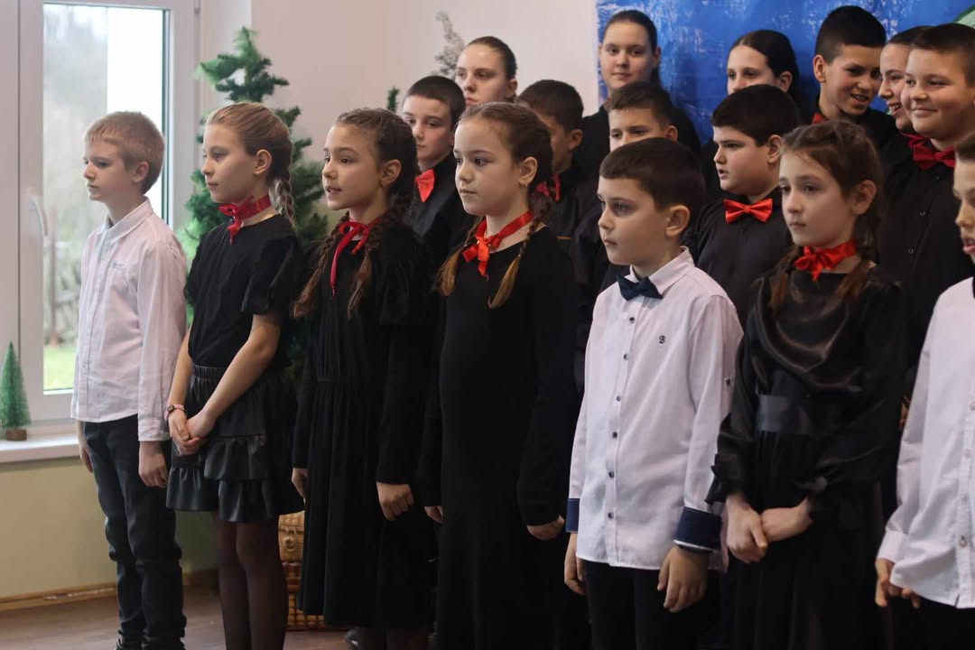 Škola "Filip Višnjić" u Donjoj Trnovi svečano proslavila školsku slavu Svetog Savu