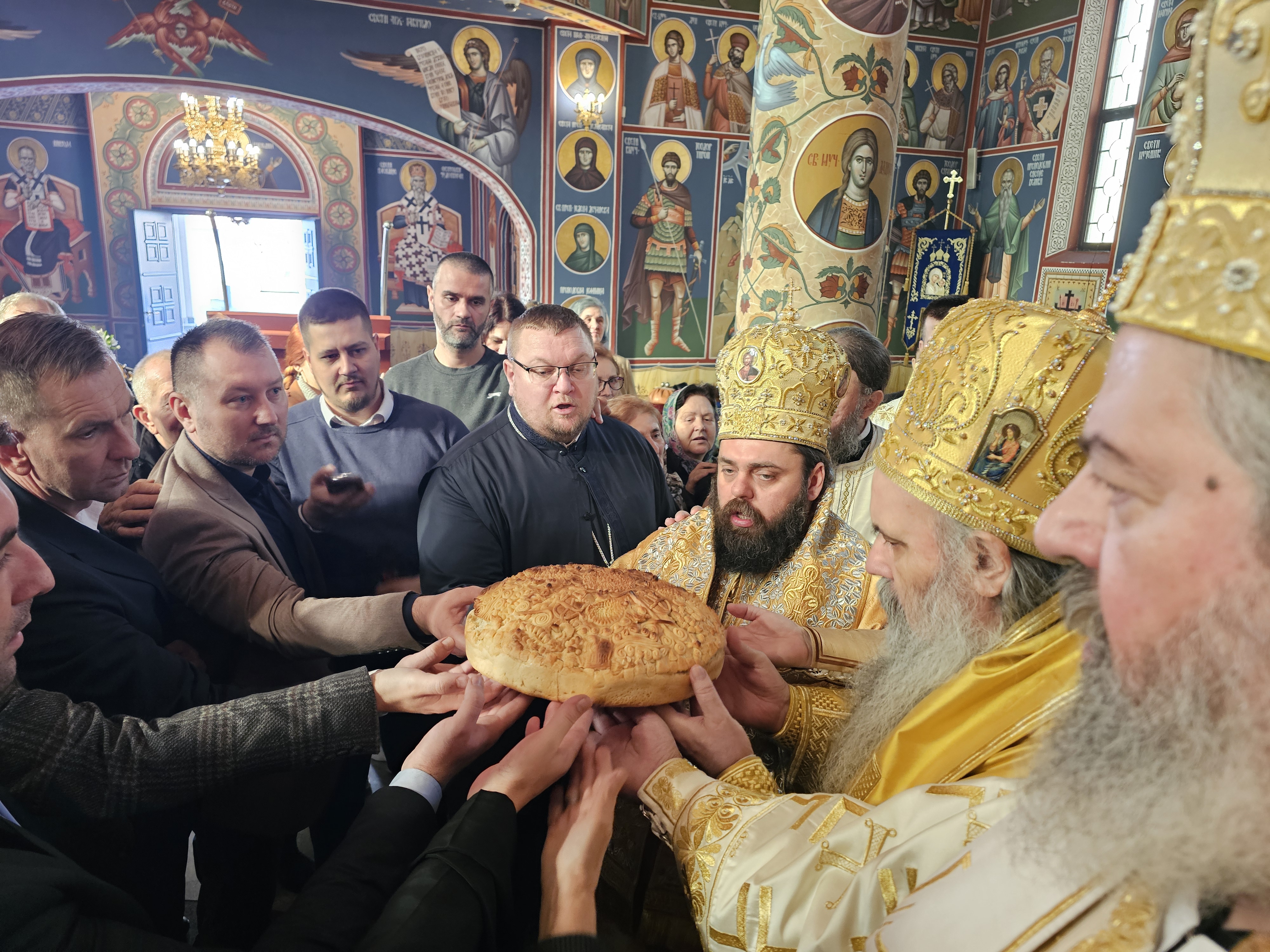 Slava mitropolita Fotija: Ugljevičani "ljube" svoju majku crkvu