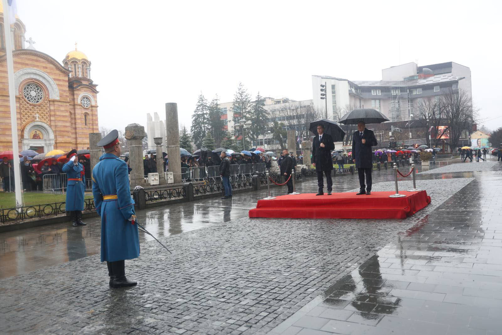 Dodik dočekao Vučića uz najveće državne počasti