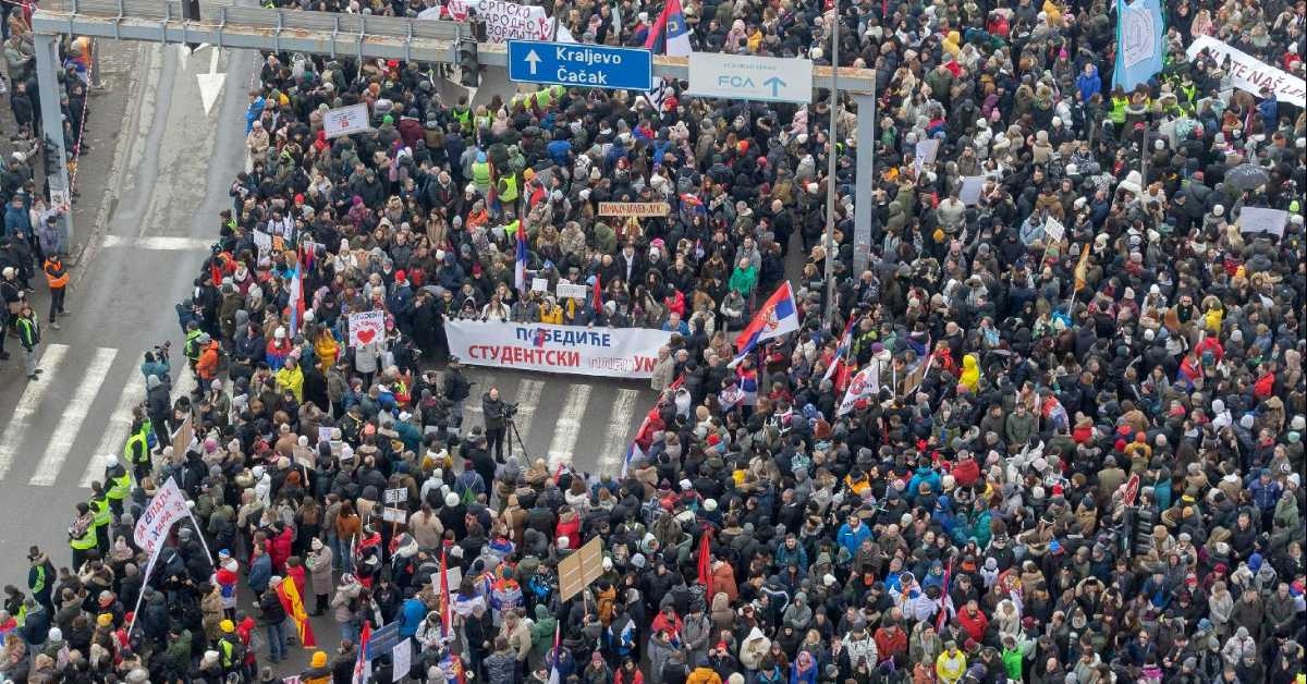 Šetnja ulicama Kragujevca – petnaestočasovna blokada i studentski protest "Sretnimo se na Sretenje"