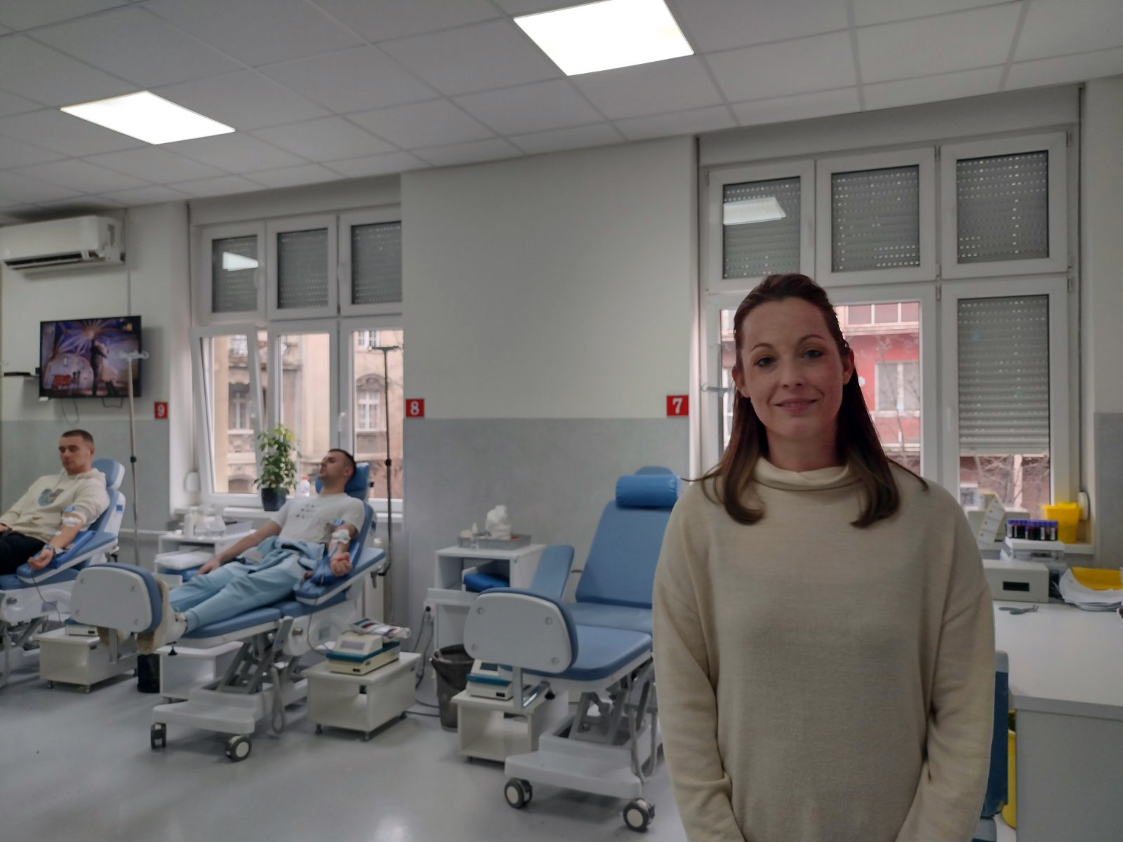 Više od stotinu ljudi do sada dalo krv za mladu Bijeljinku FOTO