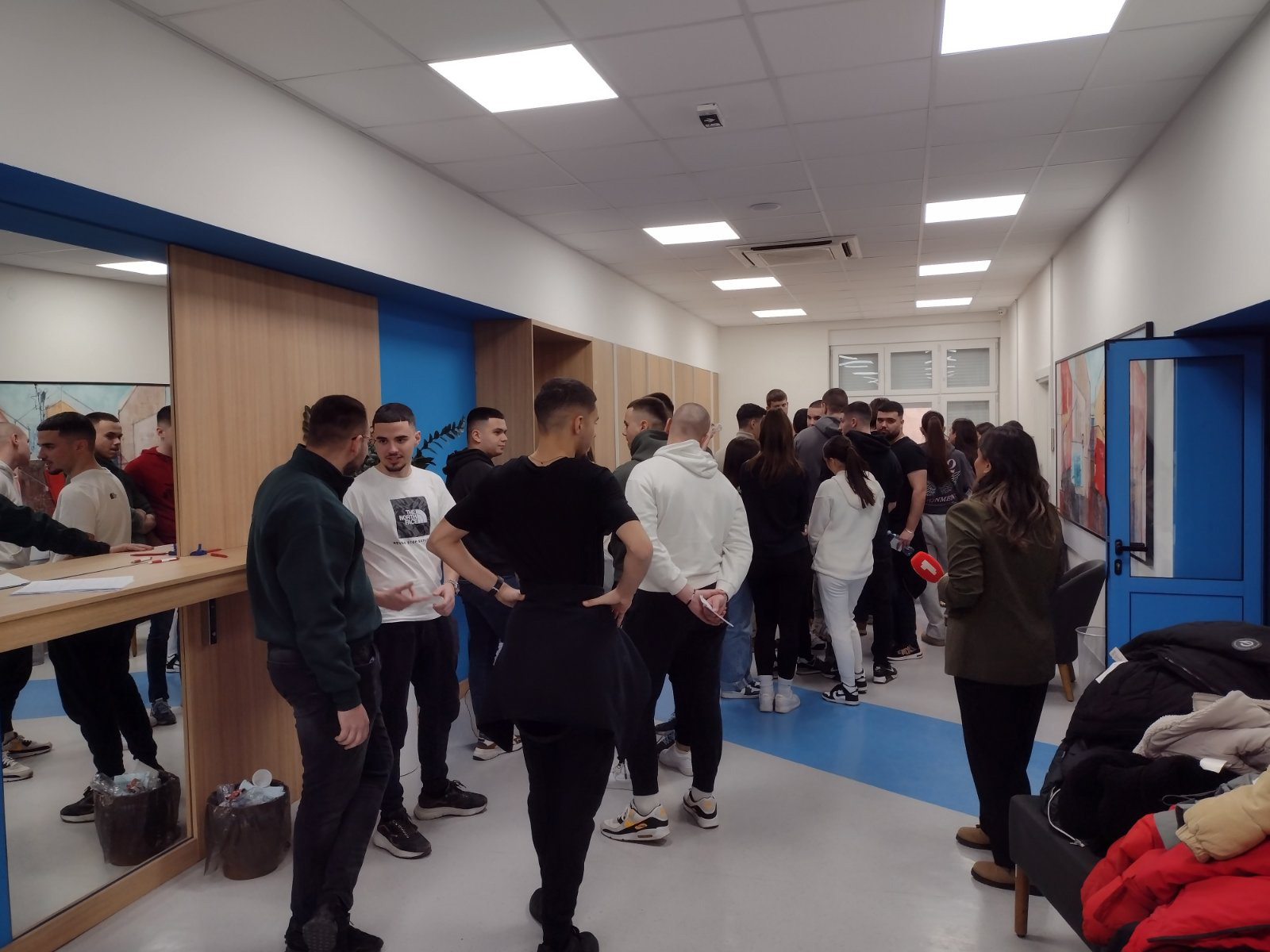 Više od stotinu ljudi do sada dalo krv za mladu Bijeljinku FOTO