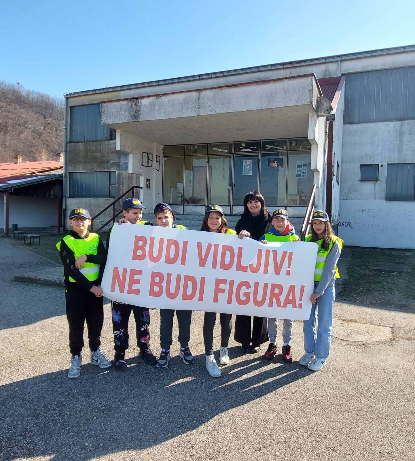 Djeca i AMD "Auto Ugljevik" poručili "Budi vidljiv! Ne budi figura!"