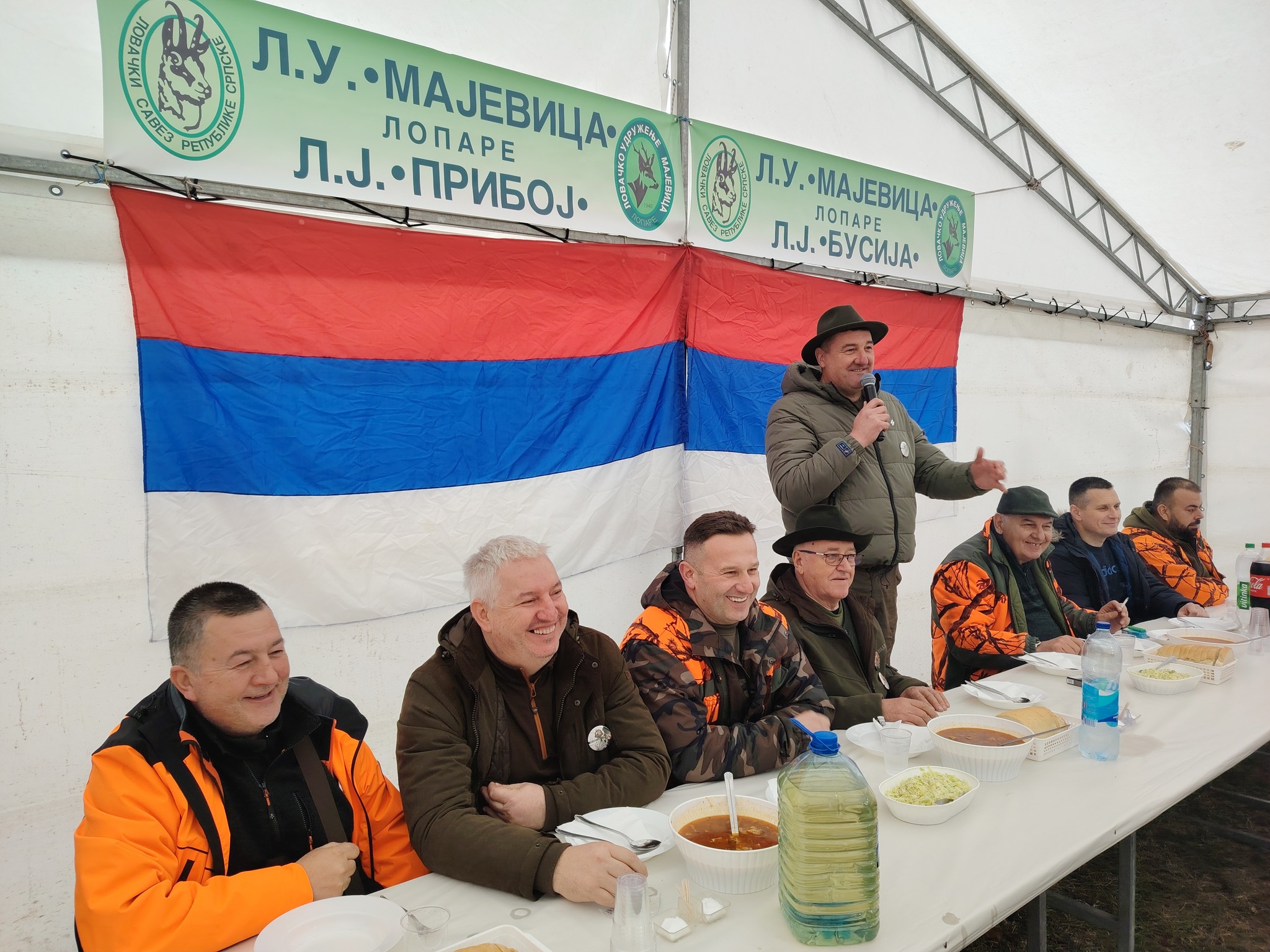 Lovci organizovali hajku na šakala u Loparama