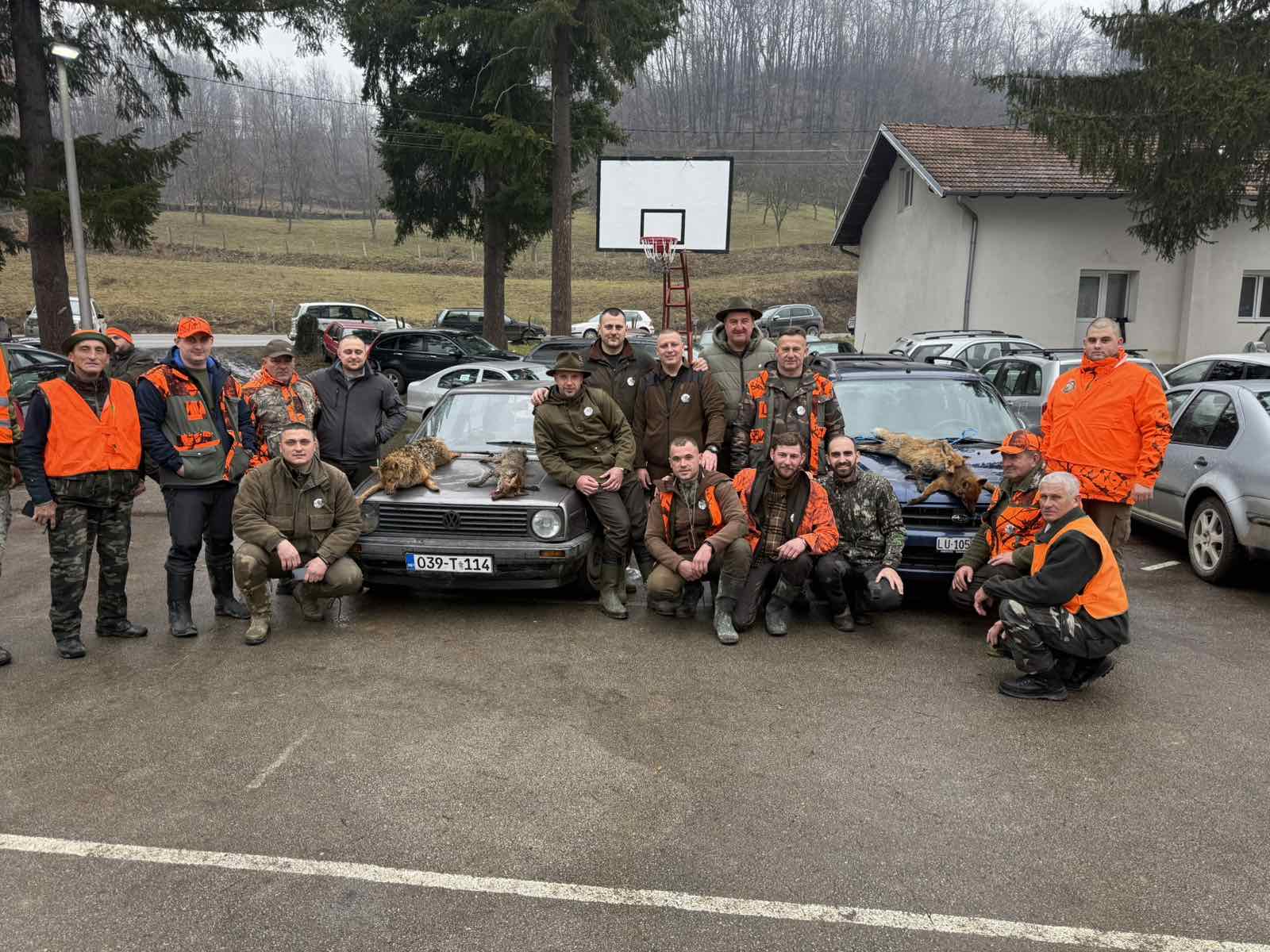 Lovci organizovali hajku na šakala u Loparama