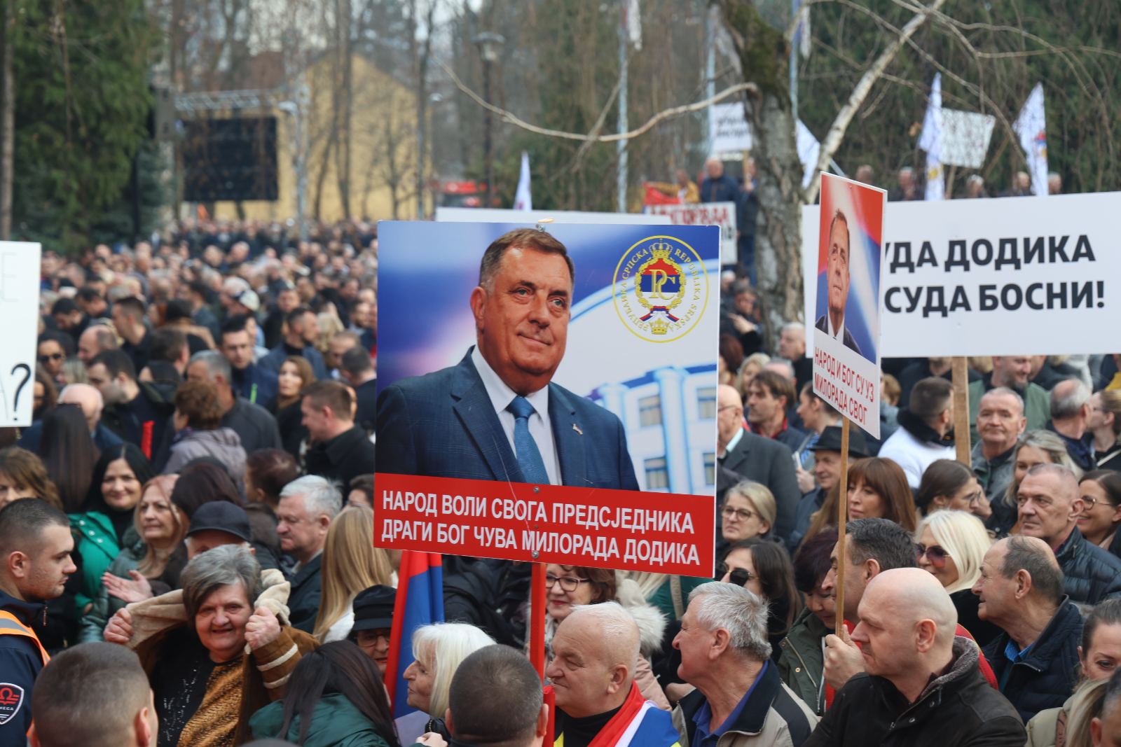 U Banjaluci veliki narodni miting - "Za predsjednika, za Srpsku, za institucije"