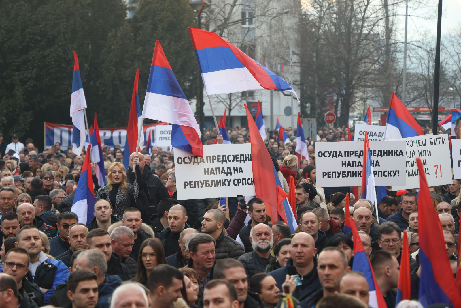 Završen skup u Banjaluci; Dodik: Srpska ne da imovinu, zato mi sude