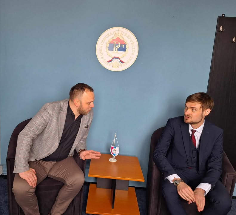Predstavnik Ambasade Rusije u BiH Ilija Ernestović u posjeti školi u Dvorovima