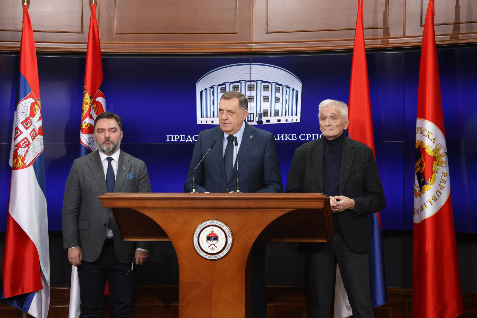 Dodik: Vrijeme je da se sve dovede u red