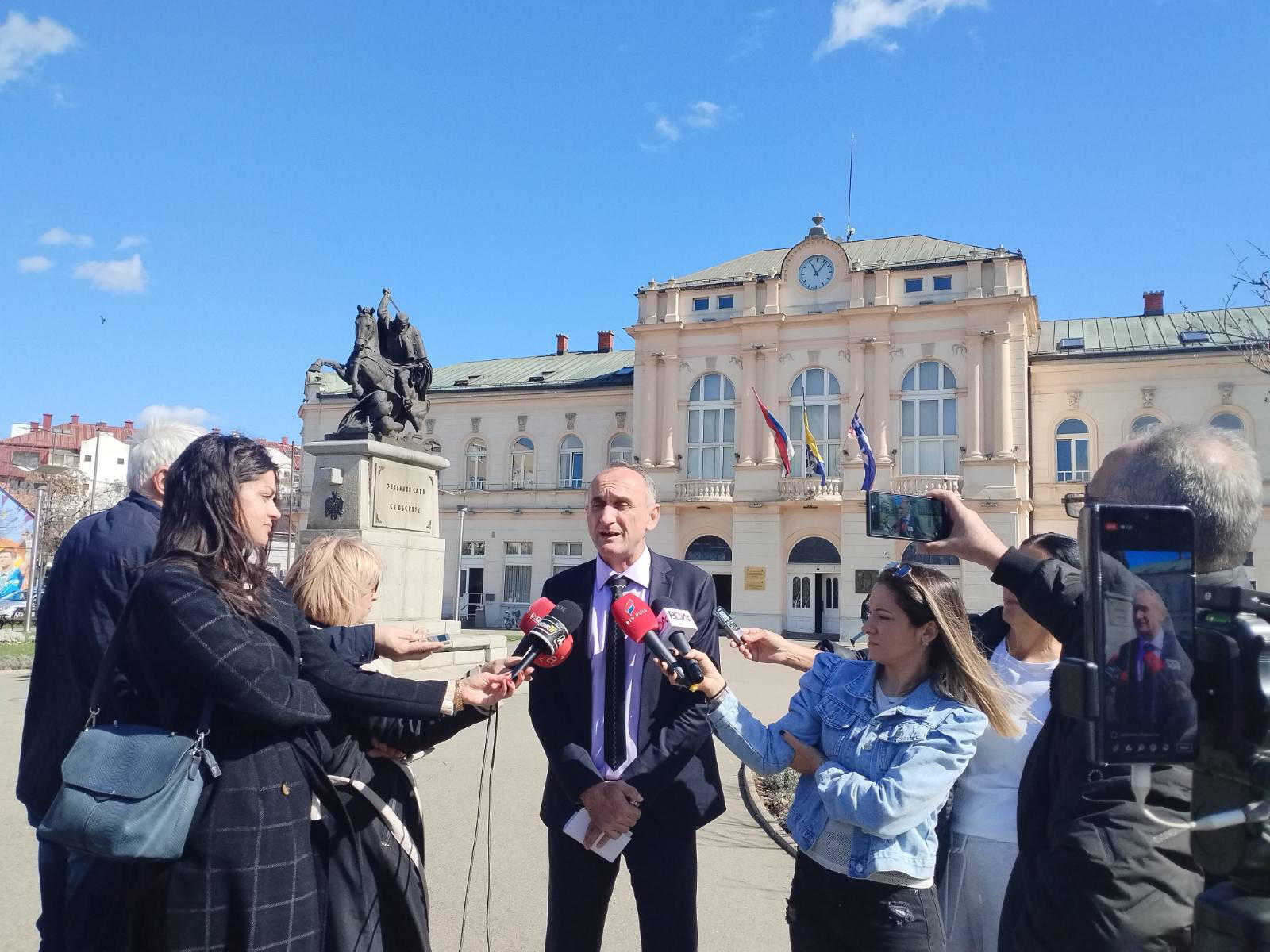 Grujičić: Osnivamo narodni pokret "Srpska zove"; Petrović nastavio sa nekontrolisanim zapošljavanjem