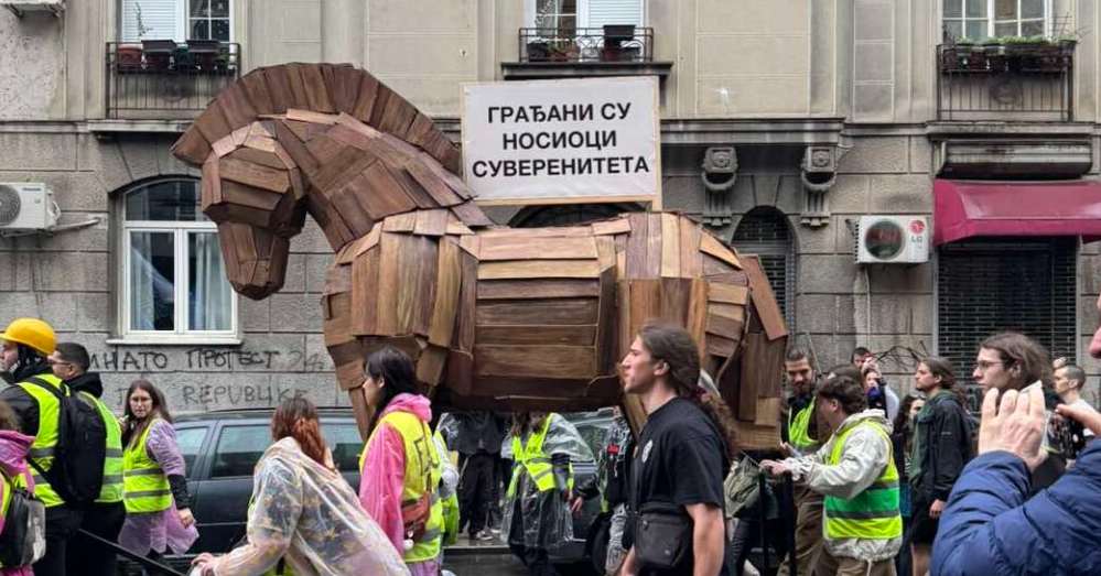 "Trojanski konj" visok više od 3 metra na studentskom protestu "poslaće vrlo jasnu poruku"