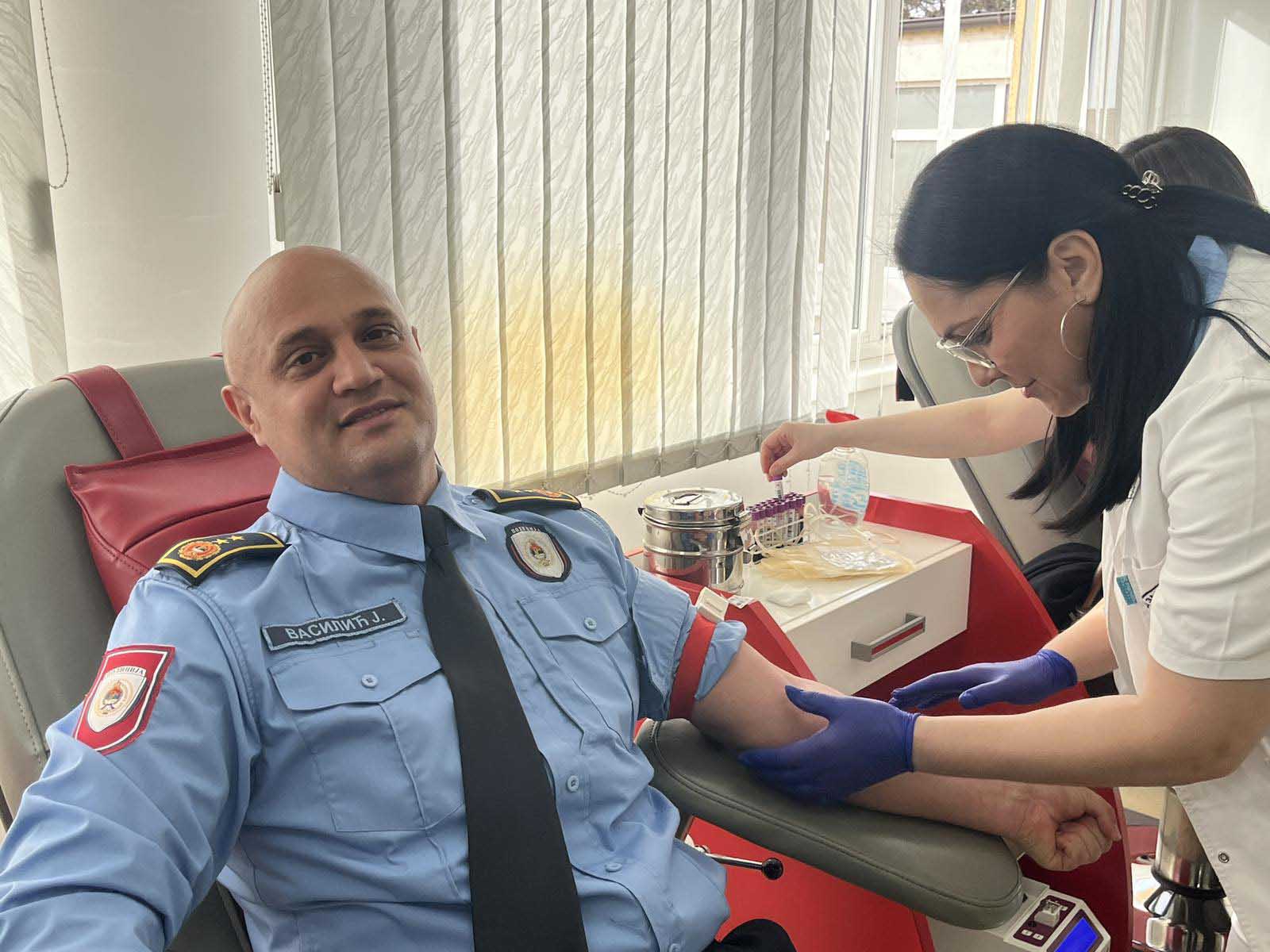 Bijeljina: Više od 60 policajaca u akciji dobrovoljnog davanja krvi