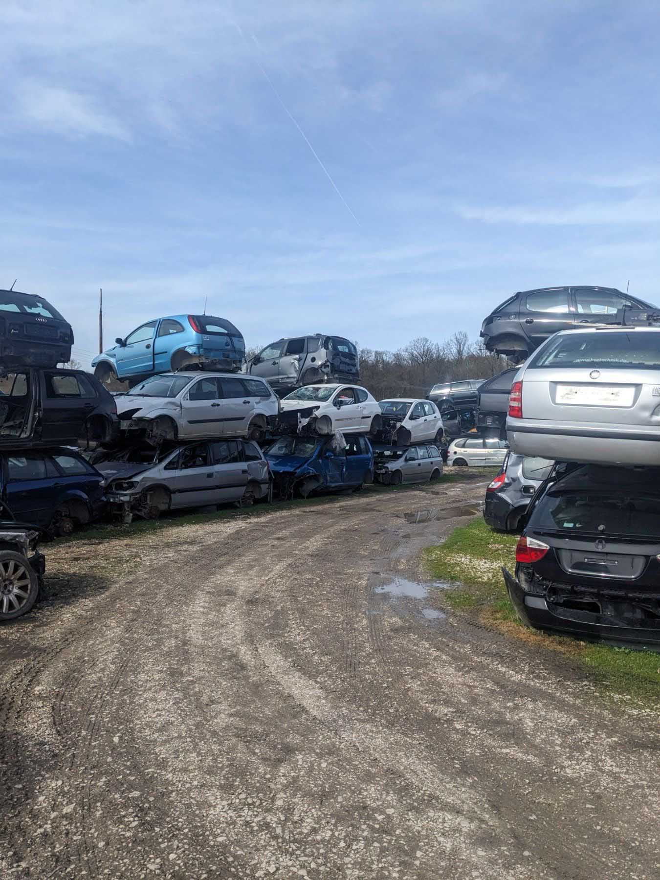 U Prijedoru zaplijenili polovne auto-dijelove i vozila vrijedne 192.000 KM (FOTO)