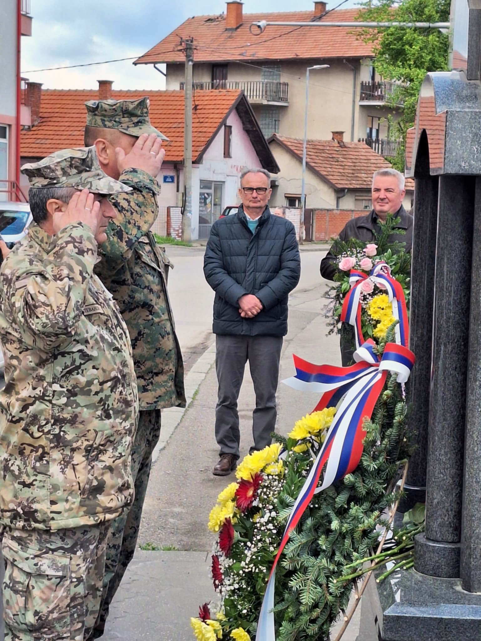 Položeni vijenci ispred Mauzerovog spomenika