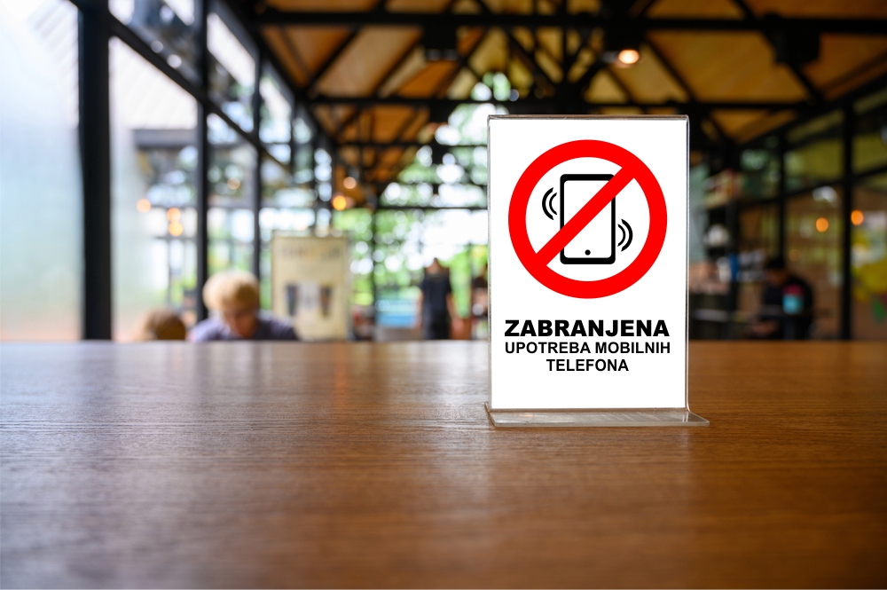 Bijeljina: Po uzoru na zone za pušače - u ugostiteljskim objektima uskoro poseban dio za korisnike mobilnih telefona