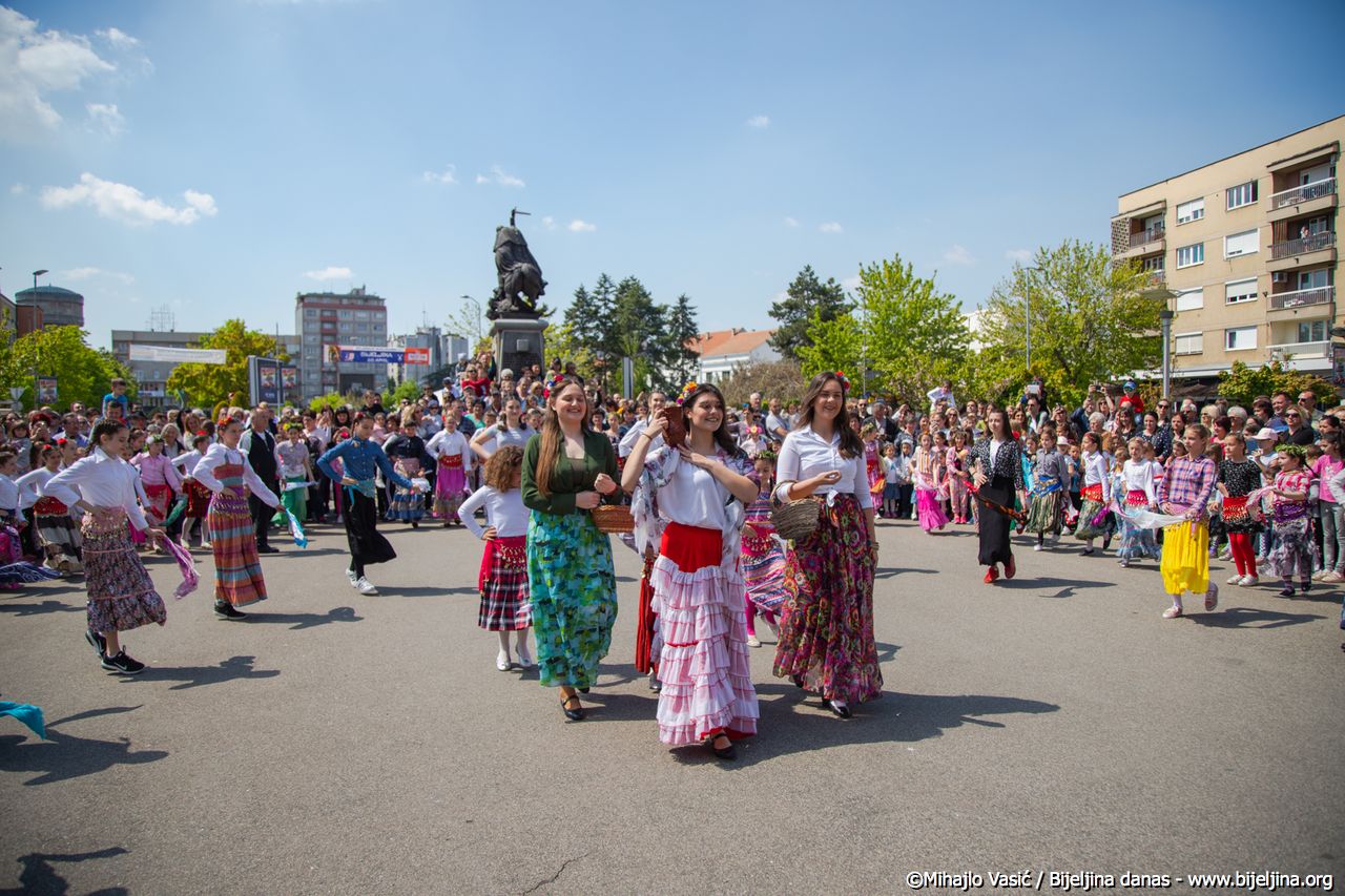 Bijeljina: Lazarice danas na platou ispred zgrade Gradske uprave