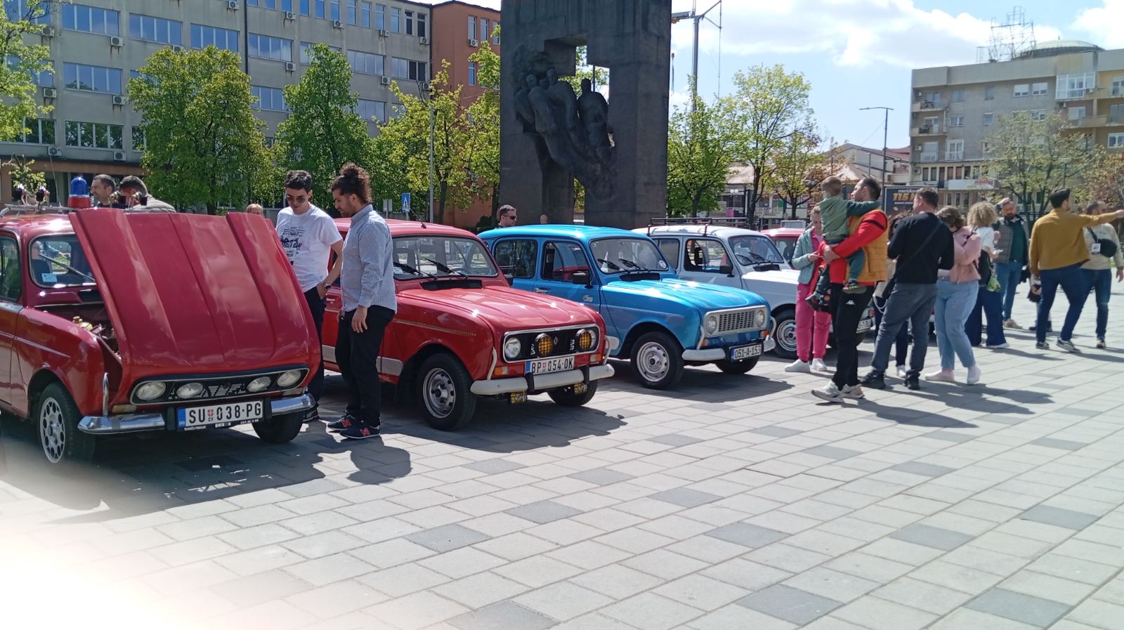 Prvi „Reno 4“ skup u Bijeljini (FOTO)