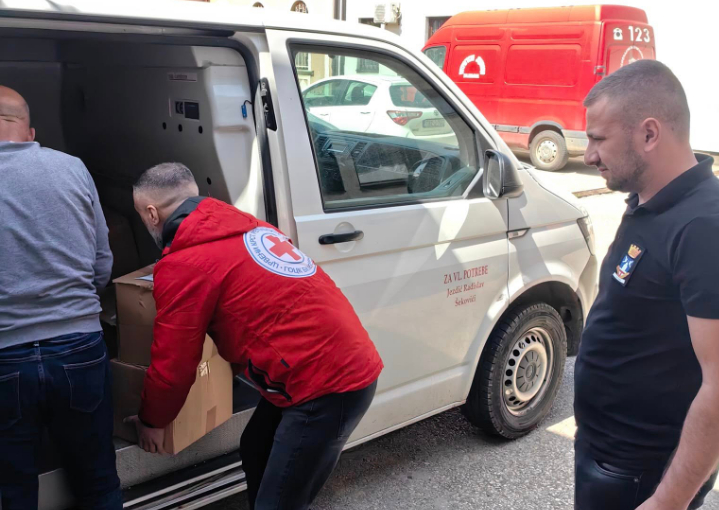 Crveni krst Bijeljina: Nova donacija za bogatiju trpezu pred praznike (FOTO)