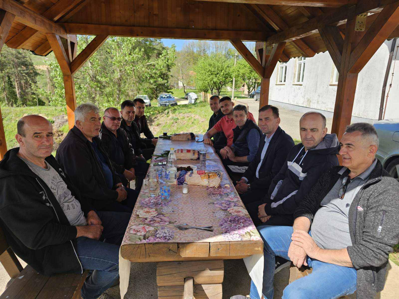 Načelnik Gajić na iznošenju plaštanice u rodnoj Mezgraji i Ugljeviku: Vjernici okupljeni u molitvi