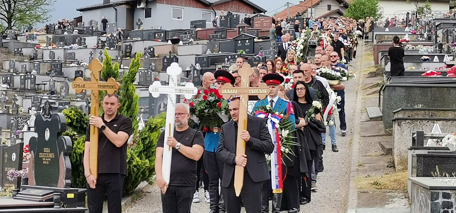 Posljednji ispraćaj - Sahranjeni Srđan, Biljana i Ana Todorović