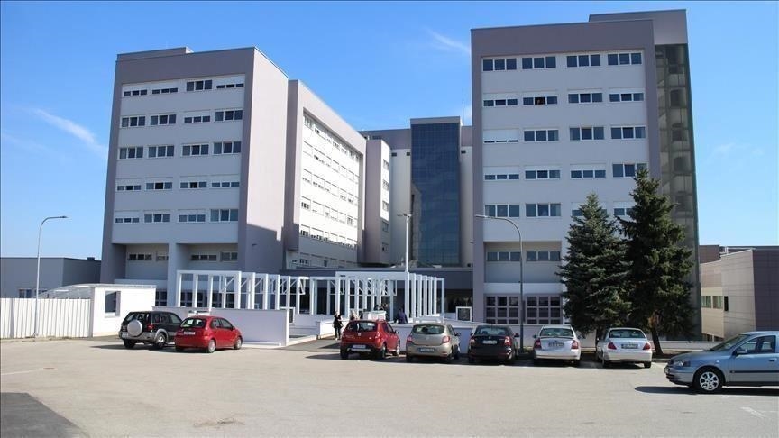 Prva operacija uklanjanja krajnika savremenom metodom u UKC RS
