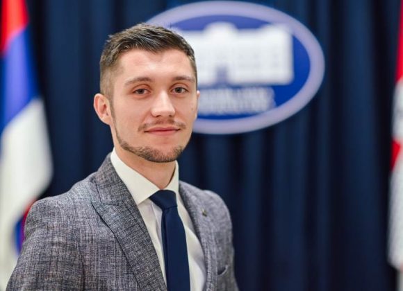 Kresojević: Vlada je već prezadužila našu djecu