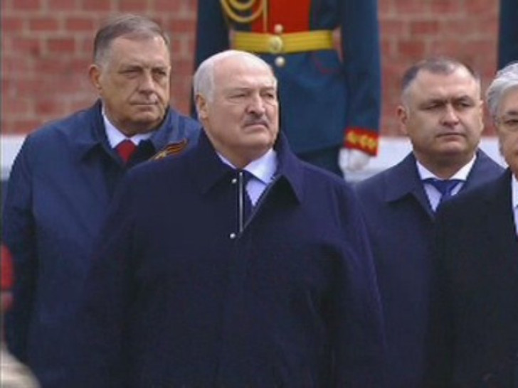 Dodik i Cvijanovićeva položili cvijeće kod Vječnog plamena i Groba Neznanog vojnika 