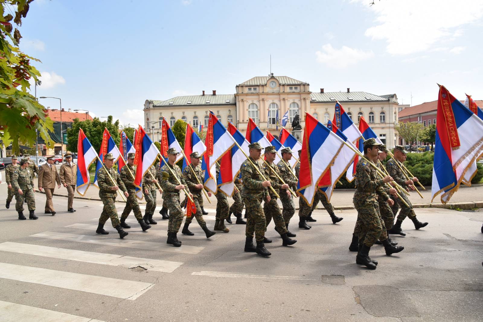 Na Dan Vojske Republike Srpske odavanje počasti poginulim borcima