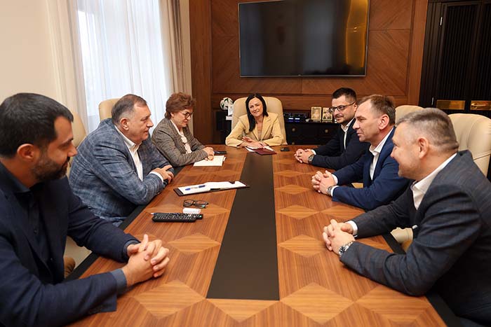 Gajić na sastanku sa Dodikom: Ugljeviku obezbijediti pet miliona KM za sudske presude